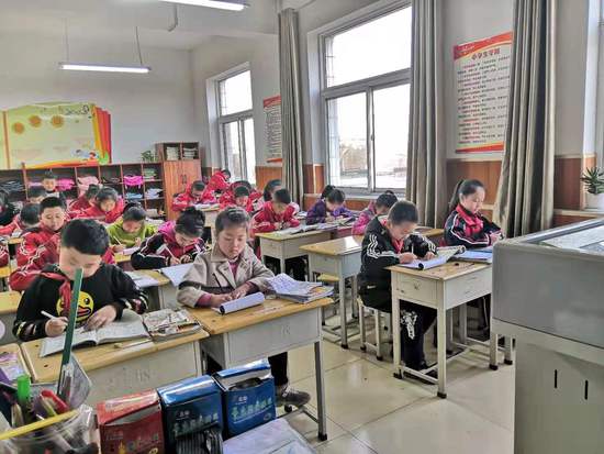 为学生按下减负“开关”，校内托管成“硬杠杠”